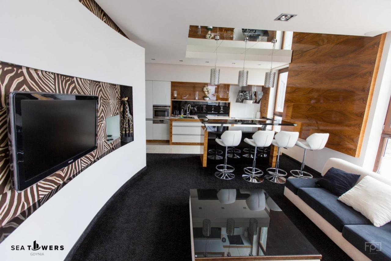 Sea Towers Apartment *